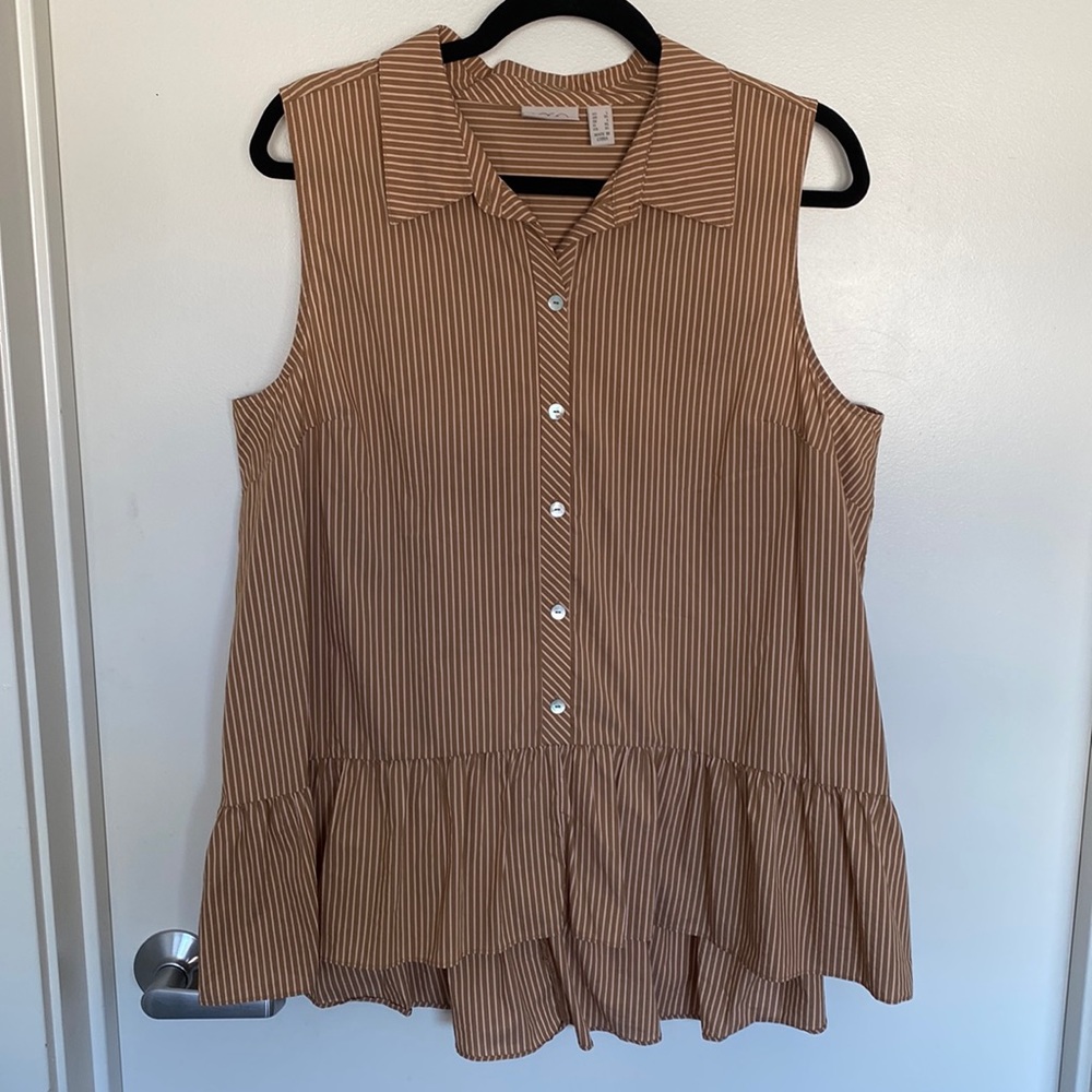 LOGO Sleeveless Collared Button Down Blouse
